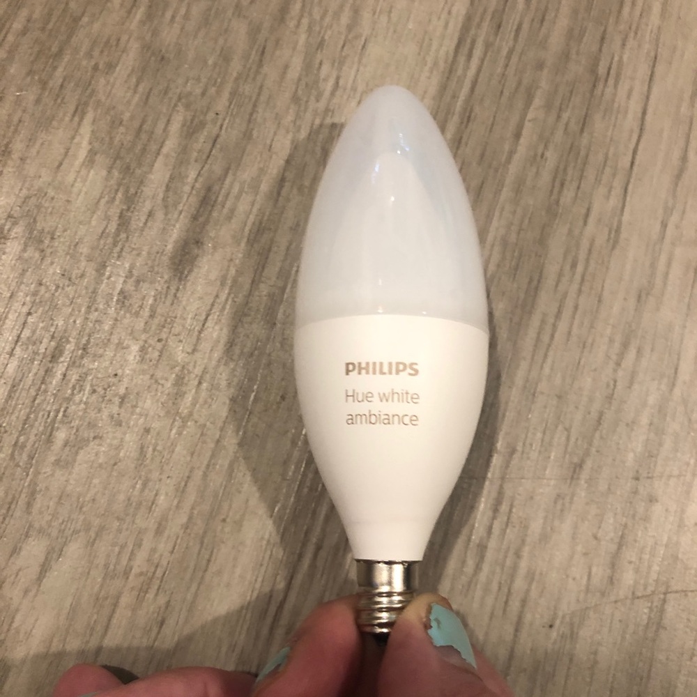 Philips Hue White Ambiance Decorative Candle 40W Dimmable LED Smart Bulb.
